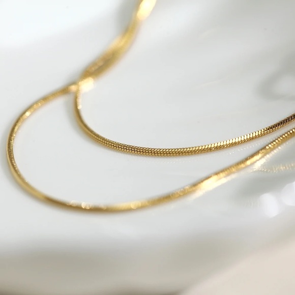 14K Gold Filled Minimalistic Chain Necklace - Picture 4 of 6